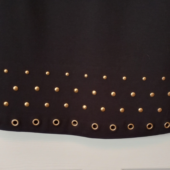 ROZ & ALI black grommet sheath dress. Size 6 - Picture 2 of 7